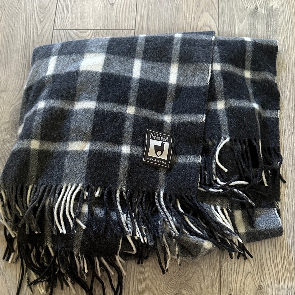 Alpaca Superfine Throw Blanket Incalpaca TPX Wool Fringed Black White